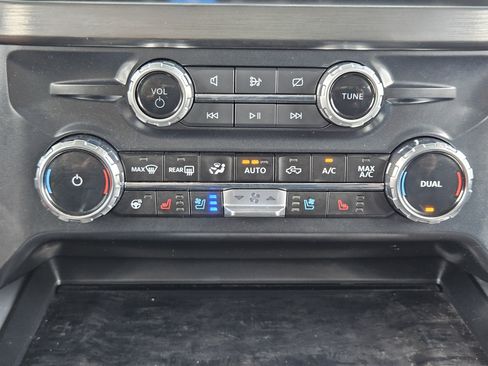 Used 2024 Ford F250 Lariat w/ FX4 Off-Road Package AWD/4WD image 19