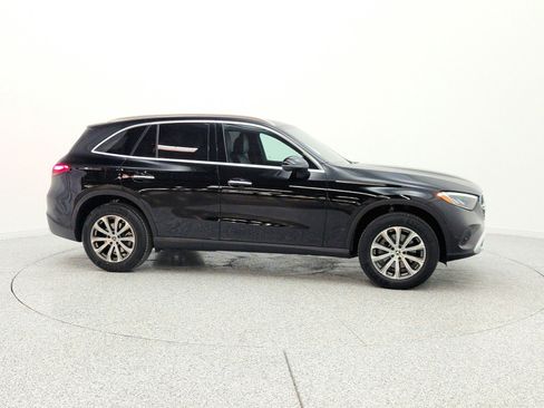 Used 2024 Mercedes-Benz GLC 300 image 4