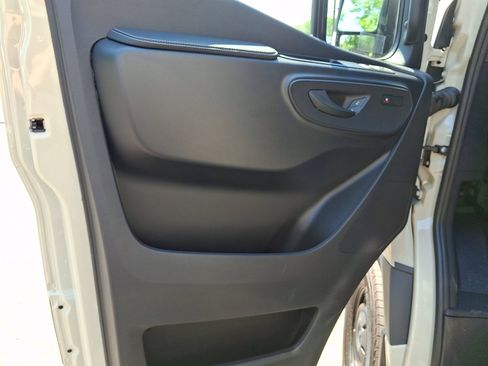 Used 2026 Mercedes-Benz Sprinter 2500 image 9