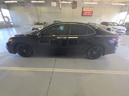 Used 2021 Toyota Camry XSE FWD image 6