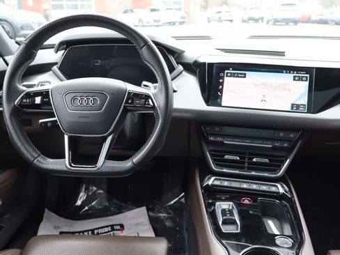 Used 2022 Audi e-tron GT Prestige w/ Prestige Package image 12