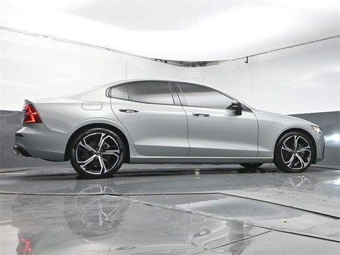Certified 2024 Volvo S60 B5 Core image 38