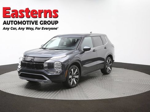 Used 2025 Mitsubishi Outlander SE AWD/4WD image 50