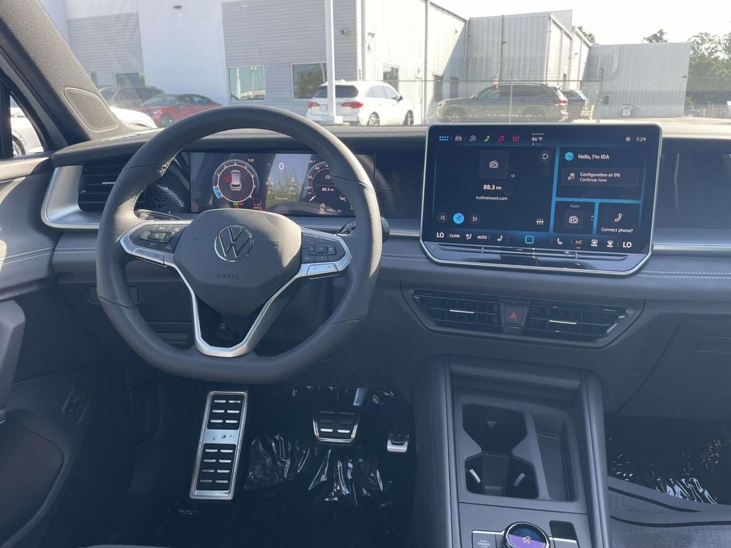 New 2026 Volkswagen Tiguan SE R-Line AWD/4WD image 15