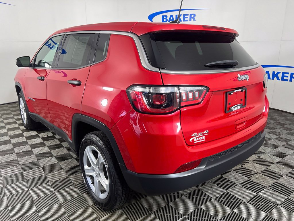 Used 2023 Jeep Compass Sport AWD/4WD image 3