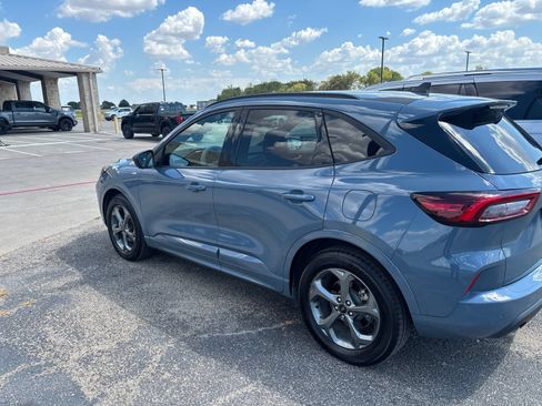 Used 2024 Ford Escape ST-Line w/ Tech Pack #1 FWD image 8