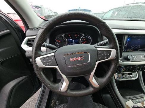 Used 2023 GMC Acadia SLE image 5