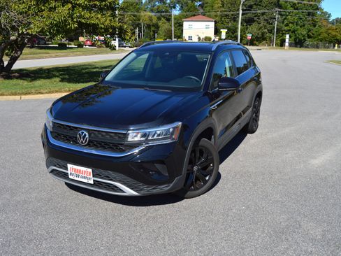 Used 2022 Volkswagen Taos SE image 25