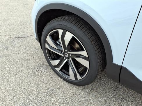 New 2026 Volvo XC40 B5 Ultra w/ Climate Package image 9