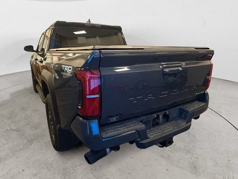 Certified 2025 Toyota Tacoma TRD Off-Road AWD/4WD image 3