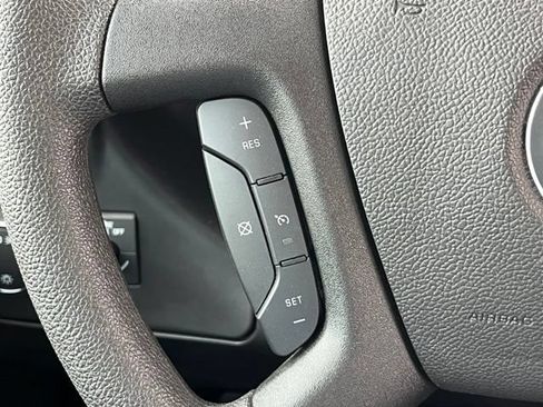 Used 2025 Chevrolet Express 3500 LT w/ LT Preferred Equipment Group RWD image 18