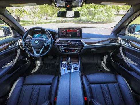 Used 2021 BMW 530i xDrive w/ Premium Package AWD/4WD image 2