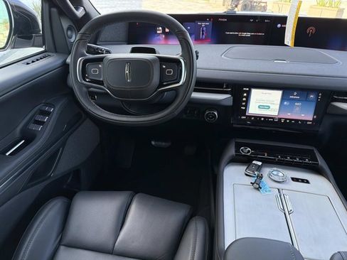 New 2026 Lincoln Navigator L Reserve image 24