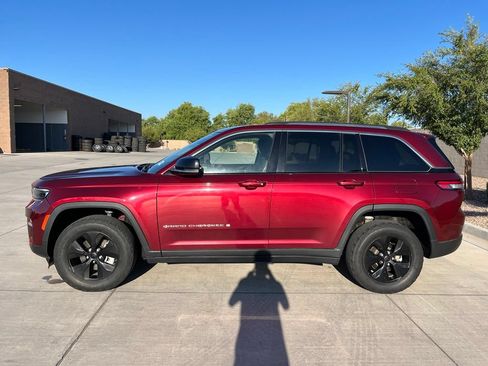 Certified 2023 Jeep Grand Cherokee Limited w/ Trailer Tow Prep Group (B) AWD/4WD image 10