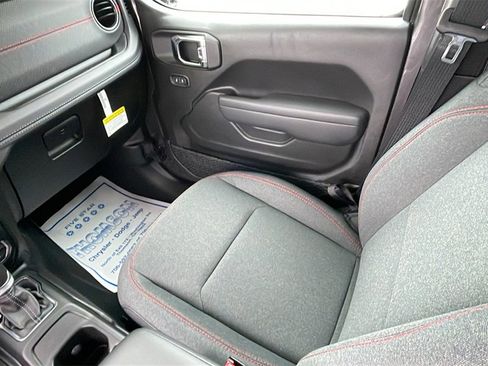 New 2025 Jeep Wrangler Unlimited Rubicon w/ Steel Bumper Group image 13