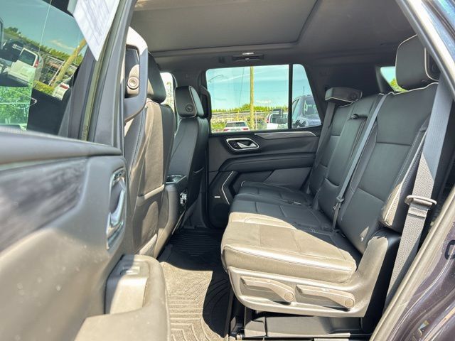 Used 2023 GMC Yukon SLT AWD/4WD image 16
