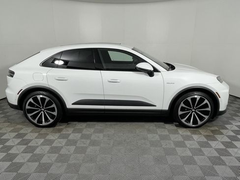 Used 2025 Porsche Macan Electric image 8