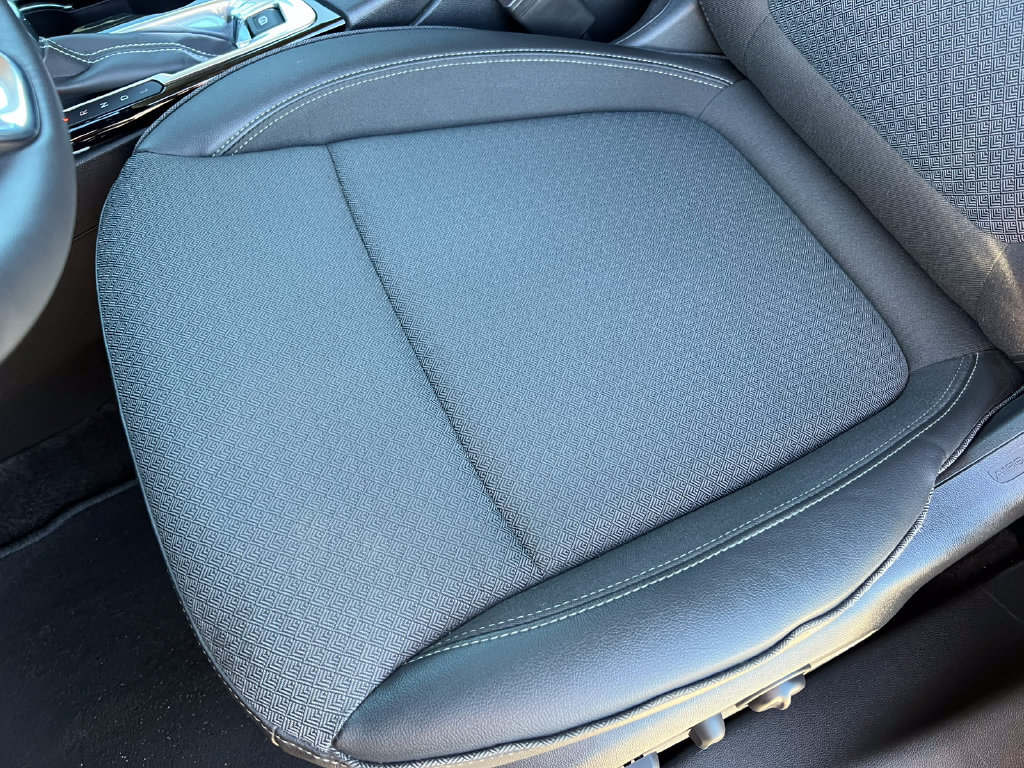 Used 2023 Buick Encore GX Preferred w/ Cold Weather Comfort Package FWD image 11