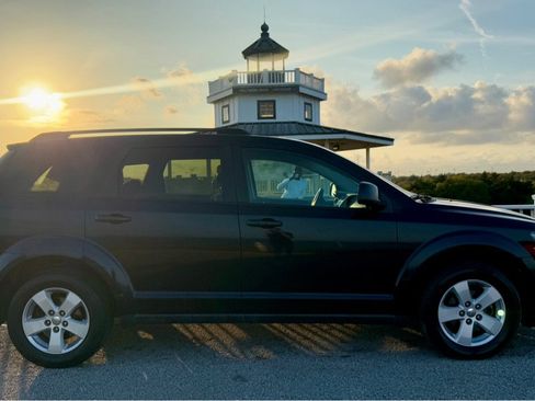 Used 2011 Dodge Journey Mainstreet w/ Popular Equipment Group image 4