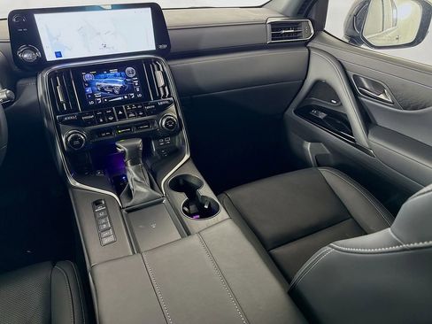 Certified 2024 Lexus LX 600 4WD w/ Luxury Package image 25