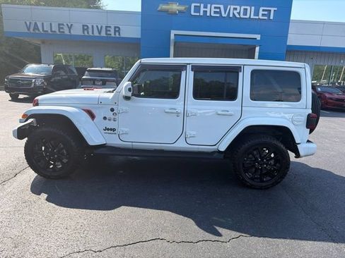 Used 2021 Jeep Wrangler Unlimited Sahara AWD/4WD image 10