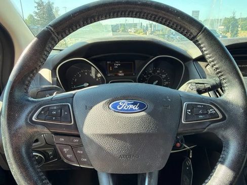 Used 2015 Ford Focus SE w/ SE Sport Package FWD image 15