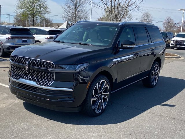 New 2026 Lincoln Navigator Reserve AWD/4WD image 3