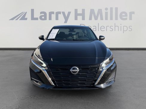 Used 2025 Nissan Altima 2.5 SV FWD image 8