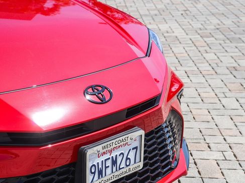 Used 2026 Toyota Camry Hybrid w/ Multimedia Upgrade Package image 6