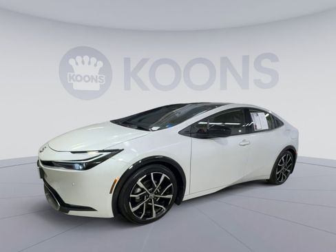 Used 2024 Toyota Prius Prime FWD image 5