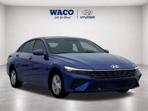 Used 2026 Hyundai Elantra SE w/ Cargo Package FWD image 1