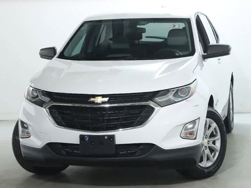 Used 2019 Chevrolet Equinox LS w/ LPO, Floor Liner Package image 3