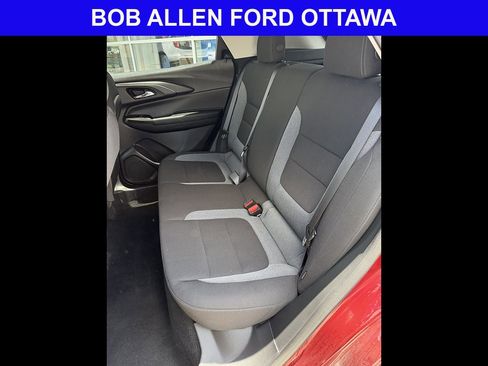 Used 2025 Chevrolet TrailBlazer LT FWD image 14
