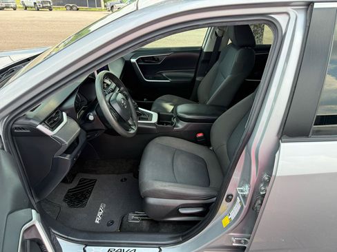 Used 2023 Toyota RAV4 LE FWD image 11