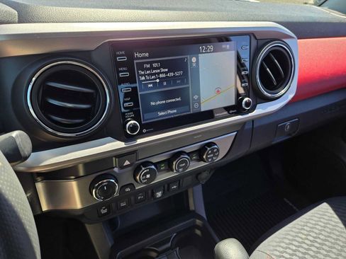 Used 2020 Toyota Tacoma SR5 AWD/4WD image 31