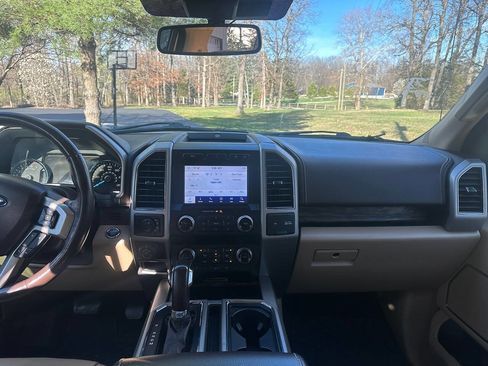 Used 2020 Ford F150 Lariat w/ Equipment Group 502A Luxury image 8