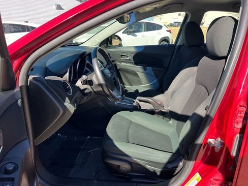 Used 2011 Chevrolet Cruze LT image 14