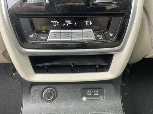 Used 2020 BMW X7 xDrive40i w/ Premium Package AWD/4WD image 14