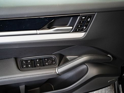 New 2026 Porsche Cayenne S image 27