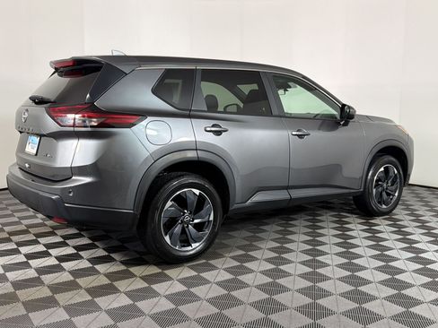 Used 2024 Nissan Rogue SV AWD/4WD image 7