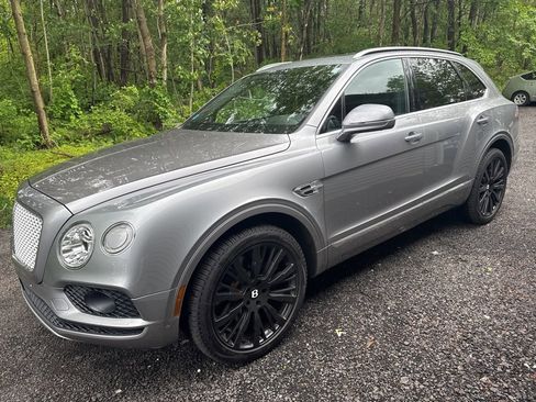 Used 2018 Bentley Bentayga Activity image 13