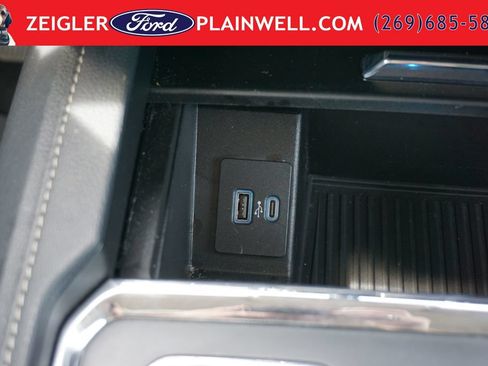 Used 2024 Ford Expedition XLT AWD/4WD image 24