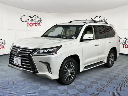 Used 2018 Lexus LX 570 4WD image 2