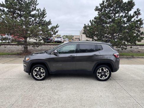 Used 2019 Jeep Compass Limited AWD/4WD image 3