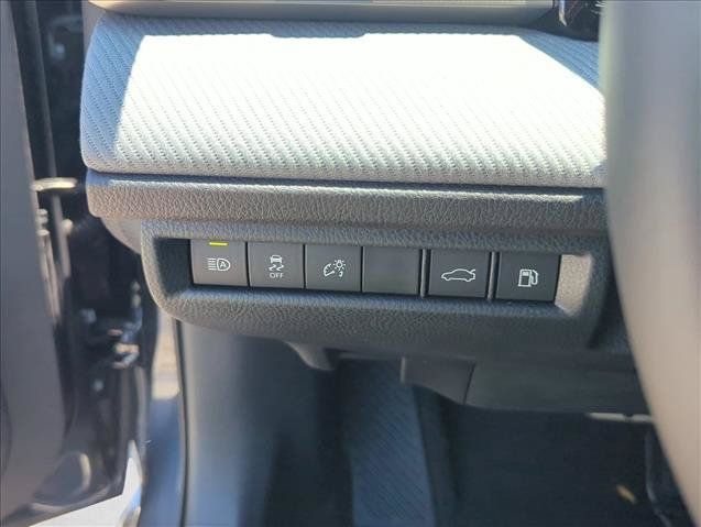 Used 2026 Toyota Camry SE FWD image 15