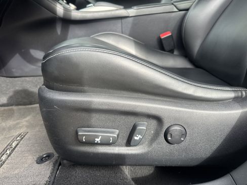 Used 2015 Lexus CT 200h w/ Navigation Package image 11