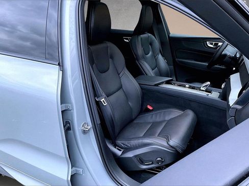 Used 2025 Volvo XC60 B5 Ultra w/ Protection Package Premier image 29