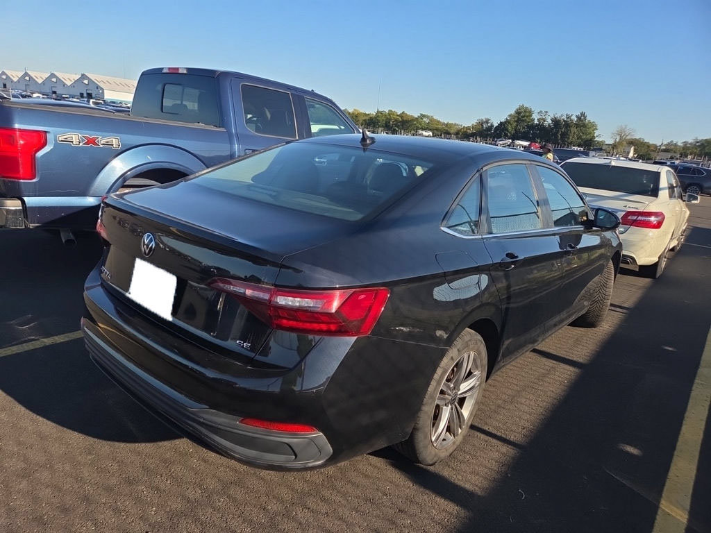 Used 2024 Volkswagen Jetta SE FWD image 4