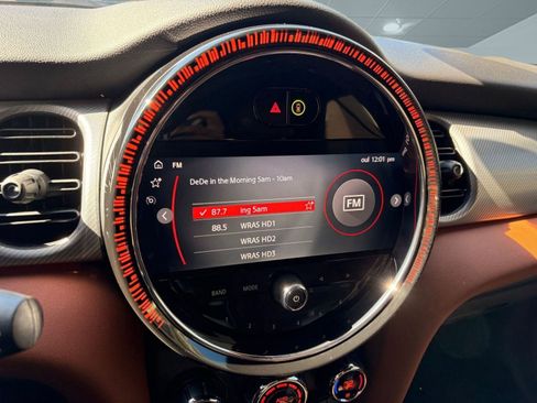 Used 2023 MINI Cooper S w/ Signature Upholstery Package image 29