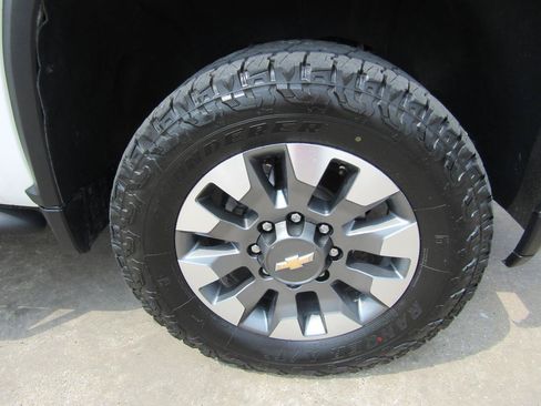 Used 2021 Chevrolet Silverado 2500 LT w/ Texas Edition AWD/4WD image 7